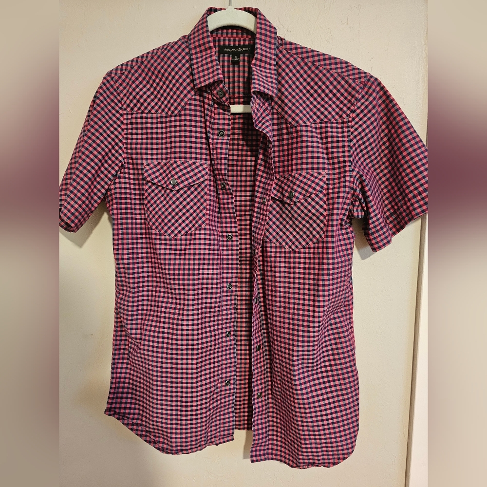 Banana Republic checkered short-sleeved button up (red and blue)